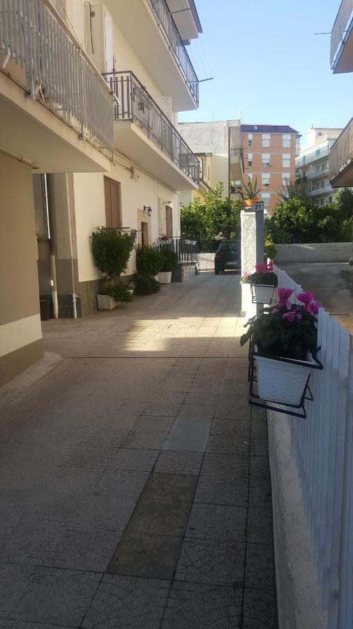 Lamezia Park Apartments Lamezia Terme Eksteriør billede