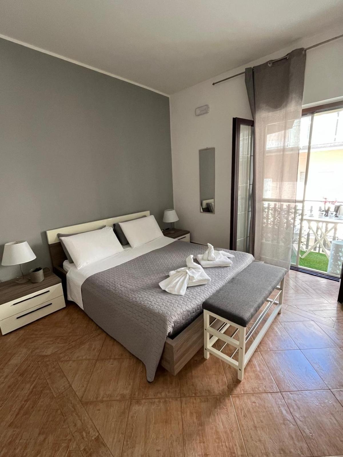 Lamezia Park Apartments Lamezia Terme Eksteriør billede
