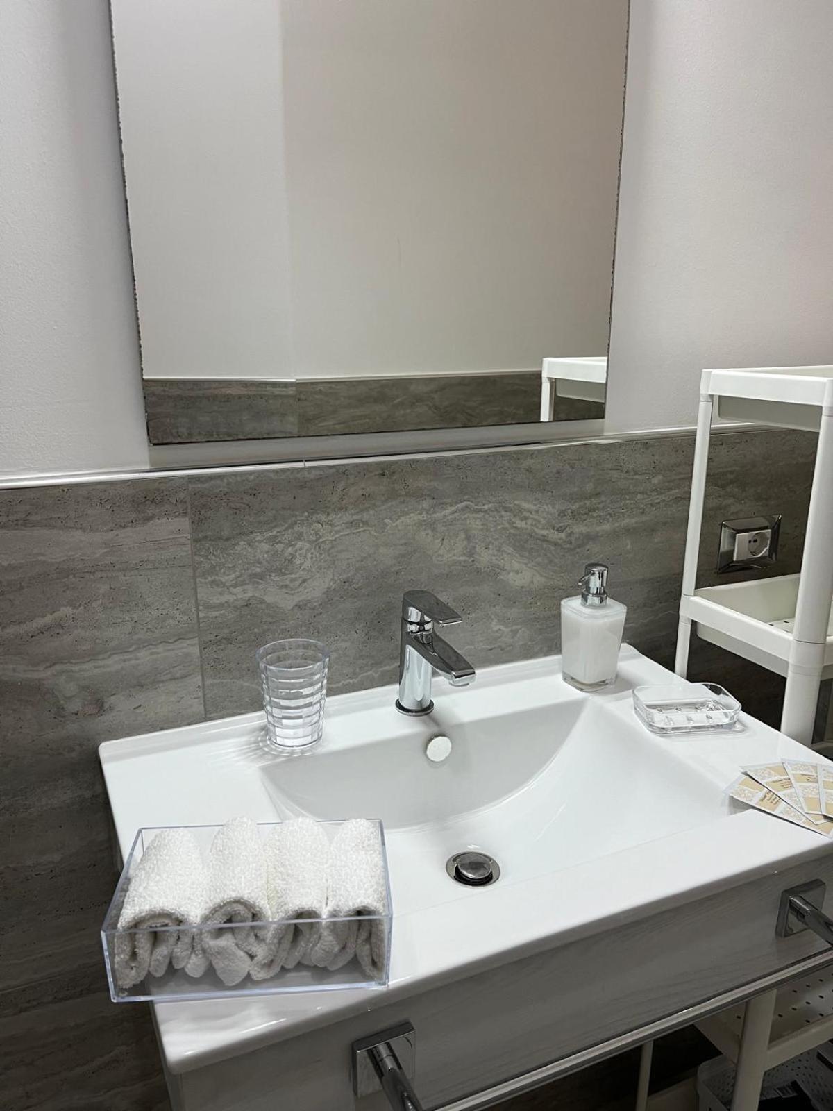 Lamezia Park Apartments Lamezia Terme Eksteriør billede